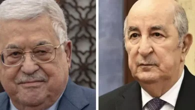 صورة الذكرى الـ70 لاندلاع ثورة التحرير المجيدة : رئيس الجمهورية يتلقى تهانئ نظيره الفلسطيني