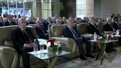 صورة رئيس الجمهورية يشرف على حفل بالنادي الوطني للجيش بمناسبة إحياء الذكرى ال70 لاندلاع الثورة التحريرية