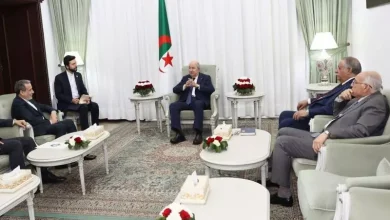 صورة رئيس الجمهورية يستقبل وزير الشؤون الخارجية الإيراني