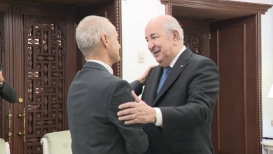 صورة رئيس الجمهورية يستقبل رئيس أساقفة الجزائر