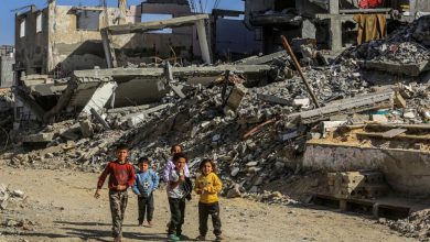 صورة مشعل يؤكد أن نزع سلاح المقاومة بمثابة نزع للروح .. تجدد القصف على عزة وغرق آلاف خيام النازحين