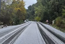 صورة تساقط الثلوج بعدة ولايات شرقية.. تدخلات ميدانية لضمان انسيابية حركة المرور