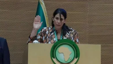 صورة السفيرة حدادي تؤدي اليمين بعد فوزها بمنصب نائب رئيس مفوضية الاتحاد الافريقي