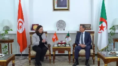 صورة رخروخ يتباحث مع وزيرة التجهيز والإسكان التونسية تجسيد مشاريع مشتركة في مجال إنجاز الطرق والطرق السيارة