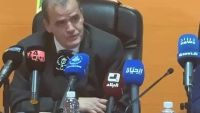 صورة كمال رزيق يتسلم مهامه على رأس وزارة التجارة الخارجية وترقية الصادرات