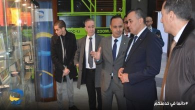 صورة زروقي يجري زيارة إلى مديريتي “اتصالات الجزائر للهاتف النقال-موبيليس” و”بريد الجزائر”