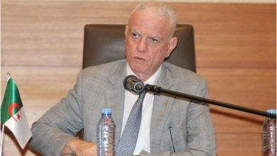 صورة زفيزف يترأس إجتماعا لأعضاء المكتب الفيديرالي بوهران
