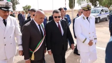 صورة وزير الداخلية يشرف على إطلاق مشاريع تنموية جديدة بولاية النعامة