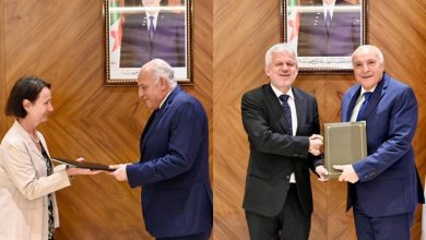 صورة عطاف يتسلم أوراق اعتماد سفراء جدد
