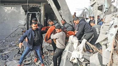 صورة إصابة 23 فلسطينيا في اقتحام القوات الصهيونية حرم جامعة القدس : استشهاد 19 فلسطينياً، وإصابة عشرات آخرون في غارات