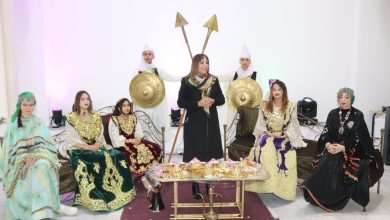 صورة أسبوع الاحتفال بالزي النسوي الاحتفالي للشرق الجزائري : قسنطينة وتلمسان تبرزان عمق وأصالة التراث الجزائري