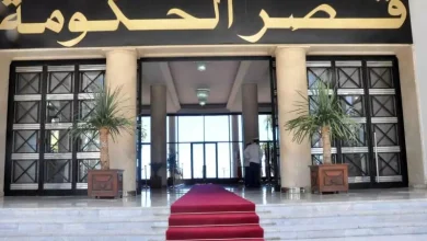 صورة اجتماع الحكومة : دراسة عروض ومشاريع قوانين تتعلق بعدة قطاعات