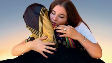 صورة عرض مسرحية “الخيط الأحمر” بالجزائر العاصمة