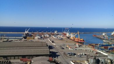 صورة لرفع مردودية عمليات الشحن والتفريغ..ميناء وهران يتدعم بخمس آليات 