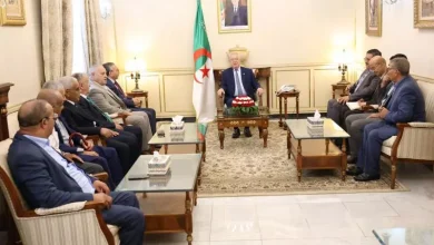 صورة رئيس مجلس الأمة يستقبل أبناء الشهداء ويؤكد: الذاكرة الوطنية حجر الزاوية للوحدة