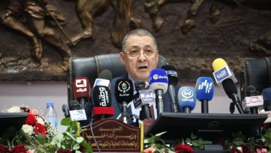 صورة إبراهيم مراد ينصب والي خنشلة الجديد:”على كل ولاية أن تصبح مركزا للإنتاج وخلق الثروة”