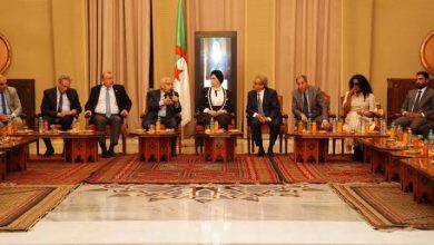 Photo de Dans le cadre de la 26e édition du Salon international du livre d’Alger : Mouloudji reçoit une délégation d’éditeurs arabes et africains