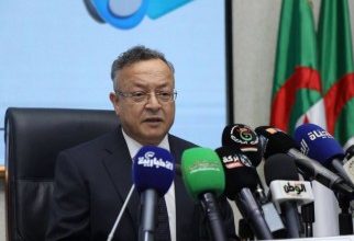 Photo de Enseignement supérieur : Baddari préside le lancement du premier incubateur d’affaires numérique   