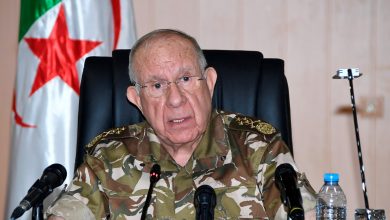 Photo de Le général d’Armée Saïd Chanegriha hier à Constantine : L’ANP restera sur ses gardes face à tous ceux qui soutiennent le fléau de trafic de stupéfiants