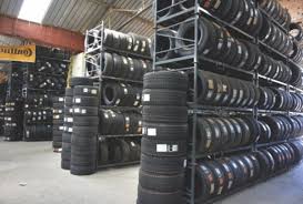 Photo de Pour répondre à la demande.. Début de l’approvisionnement du marché en quantités importantes de pneus importés
