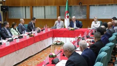 Photo de Parlement : Réunion des bureaux des deux chambres et du représentant du gouvernement